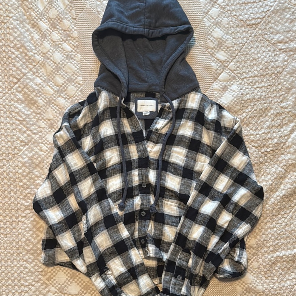 American Eagle Hooded distressed Shirt